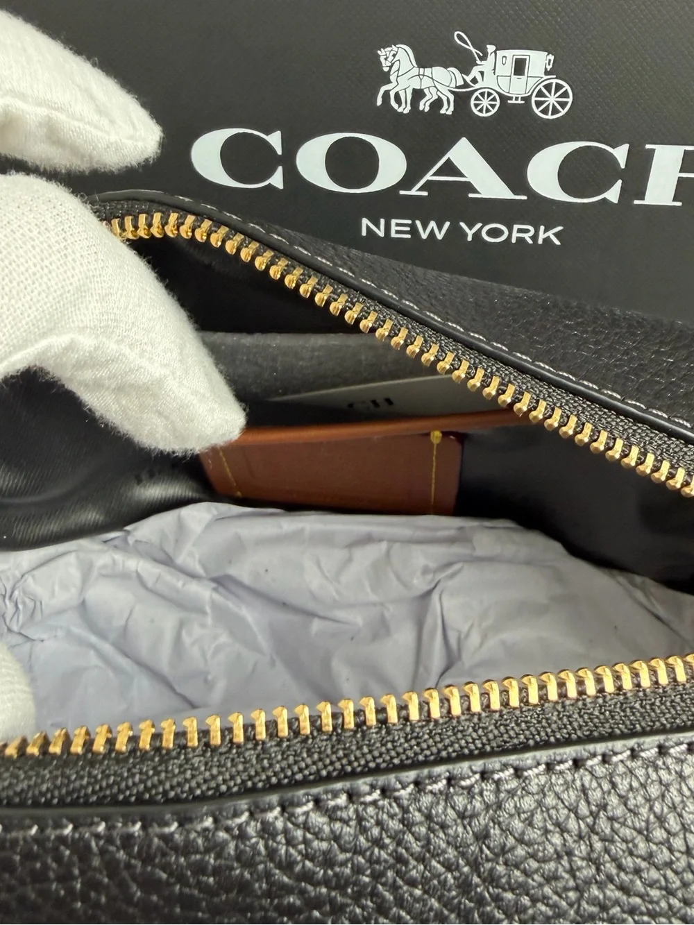 NWT Coach Essential Cosmetic Pouch - Picture 9 of 10